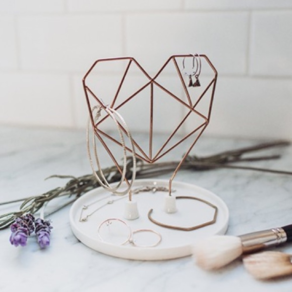 🌜3/$25 Imm Livin|Heart Ceramic Jewelry Holder